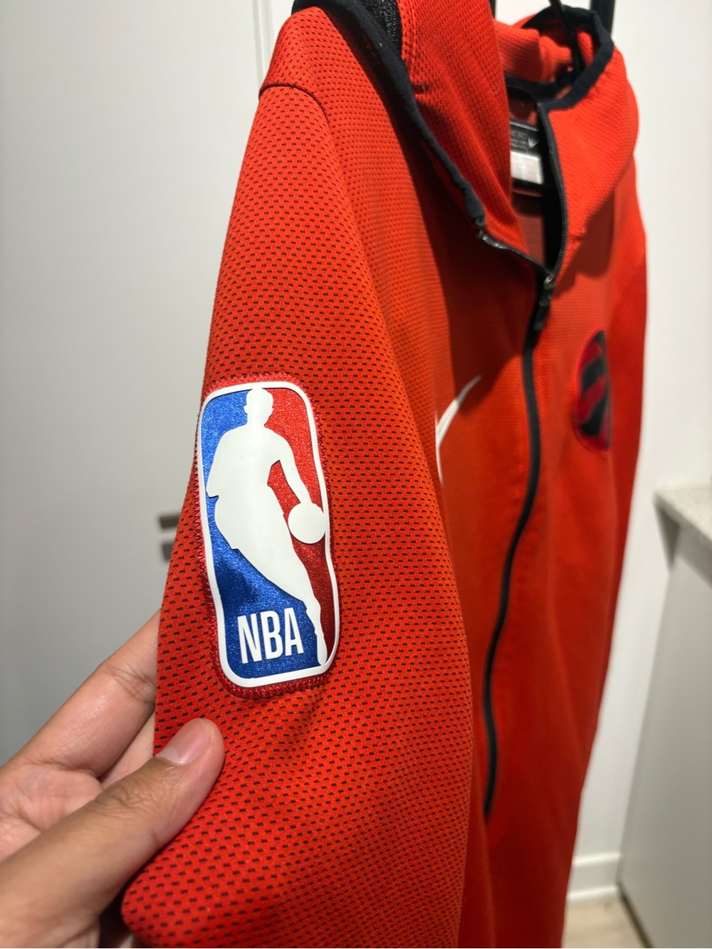 Nike Red Toronto Raptors Full-Zip Performance Jacket - Picture 5 of 8